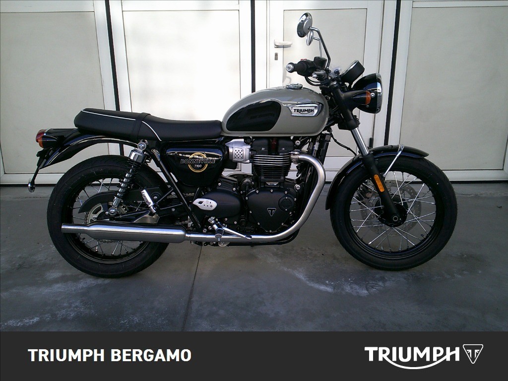 TRIUMPH Bonneville 900 T100 