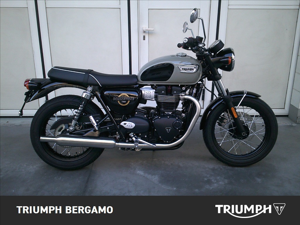 TRIUMPH Bonneville 900 T100 