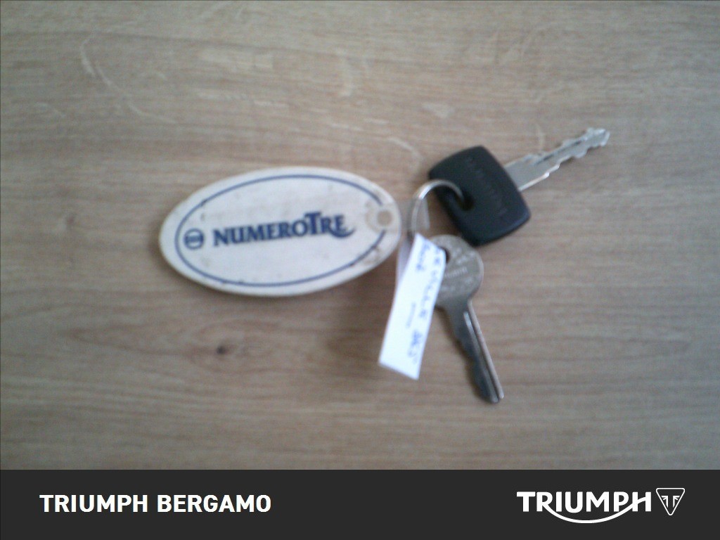 TRIUMPH Bonneville 865 Black