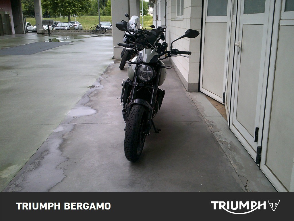 TRIUMPH Trident 660 Jet Black Abs