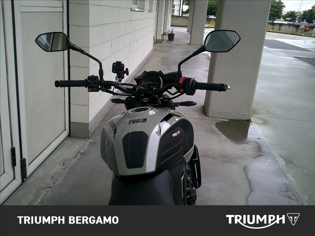 TRIUMPH Trident 660 Jet Black Abs